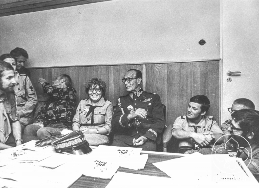 Plik:1981-09 Zdjecia harcerzy z obslugi I Zjazdu NSZZ S w Oliwie fot 3.jpg
