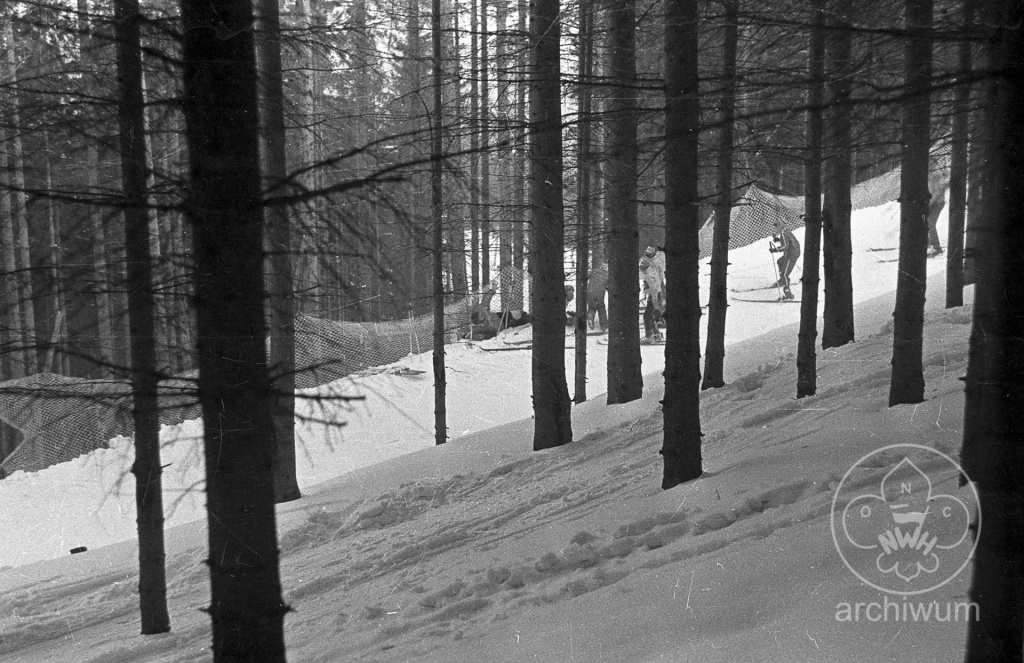 Plik:1986-02 Żywiec zimowisko Szczepu Puszcza 009.jpg