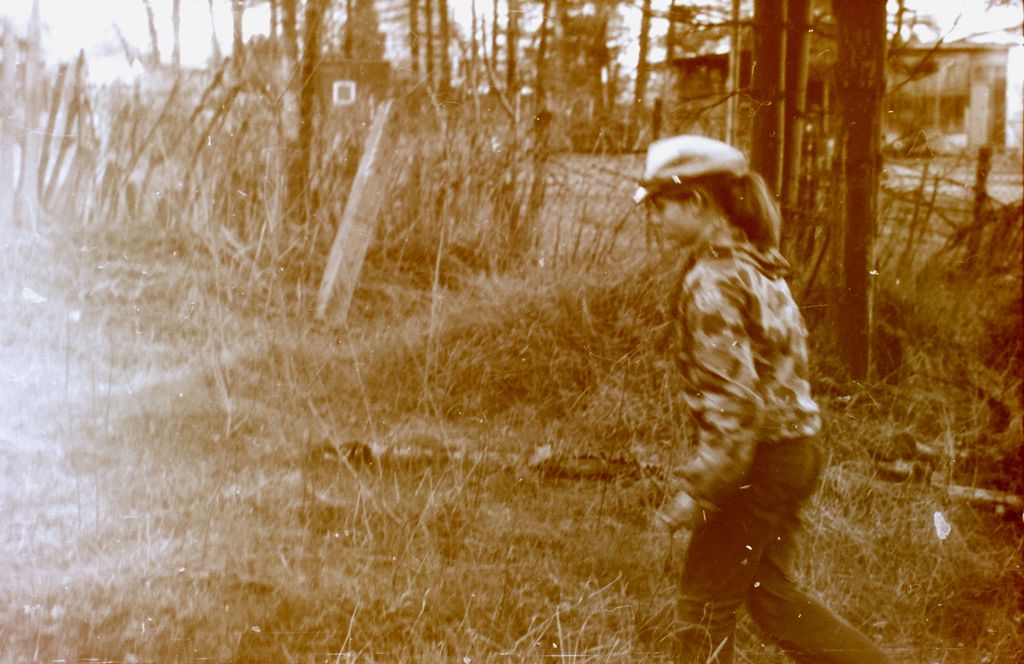 Plik:1981 Biwak szczepu SP10. Baza Bryza. Szarotka010 fot. J.Kaszuba.jpg