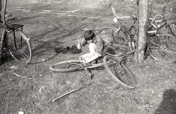 1956-58 Biwak rowerowy 2 GDH Watra 011 fot. Z.Żochowski.jpg