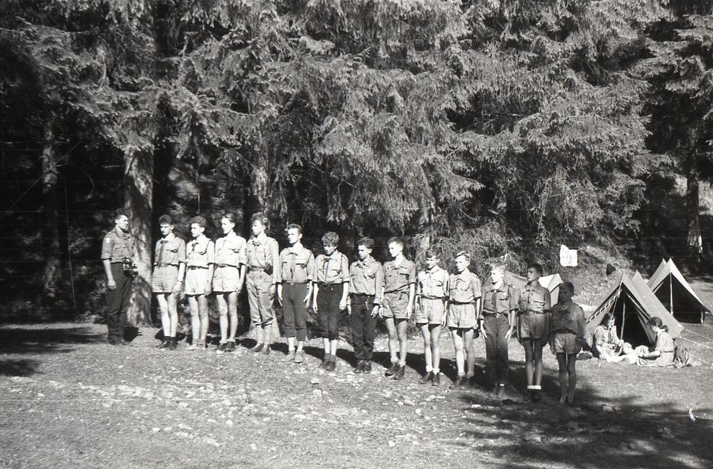 Plik:1957-62 Obóz wędrowny Tatry Polskie i Słowackie. Watra 003 fot. Z.Żochowski.jpg
