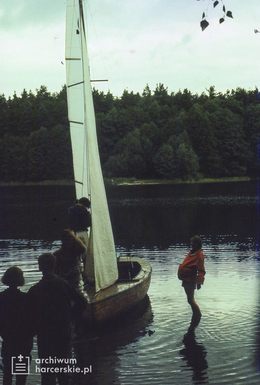 Plik:1989-08 Spływ kajakowy. Wda. Szarotka 030 fot. J.Kaszuba.jpg