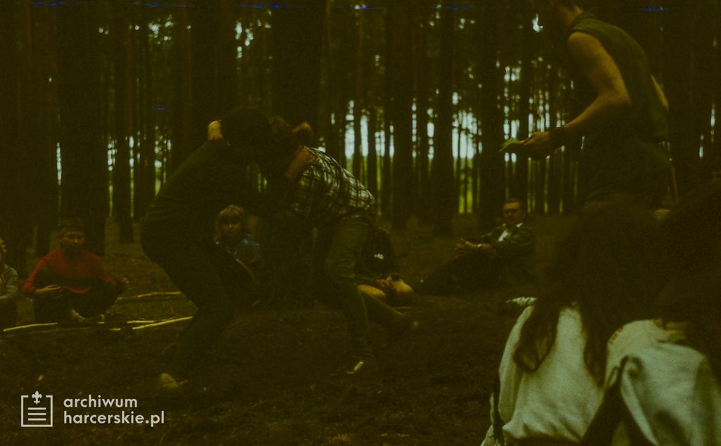 Plik:1986-07 Miały. Puszcza Notecka. Obóz Rezerwat. Szarotka 025 fot. J.Kaszuba.jpg
