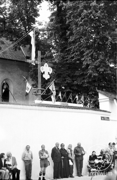 Plik:1987-06 Krakow Biala Sluzba 001.jpg
