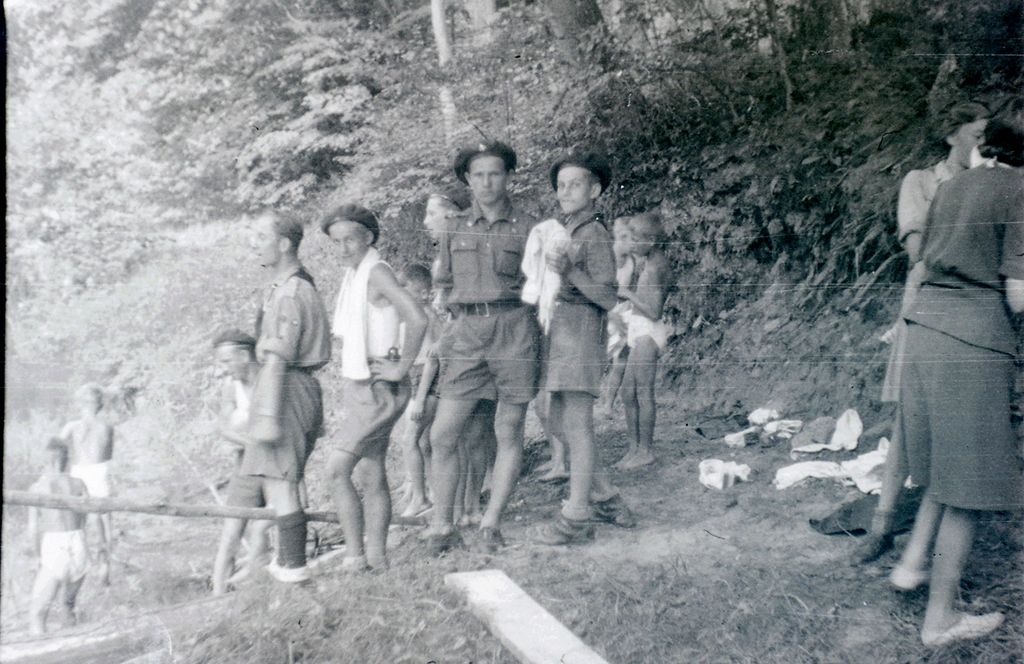 Plik:1947-48 Kolonie w Borkowie. Watra 038 fot. Z.Żochowski.jpg