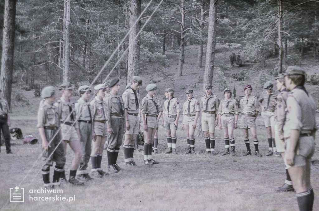 Plik:1985-06 IV Wyprawa Achnacarry Commando. Poj. Kaszubskie. Szarotka 020 fot. J.Kaszuba.jpg