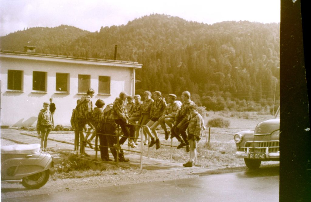 Plik:1966 Obóz wędrowny w Bieszczadach. 2 GDH Watra 077 fot. Z.Żochowski.jpg
