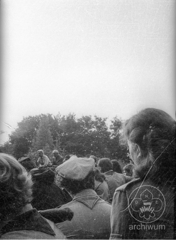 Plik:1981-06 Kraków Ognisko ze Stanisławem Broniewskim Orszą 009.jpg