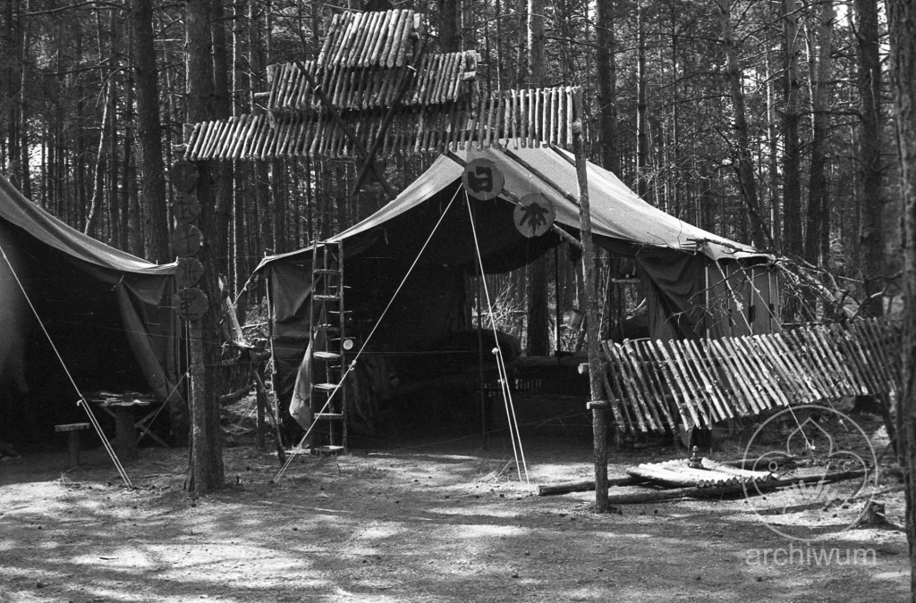 Plik:1985-07 Wąsosz obóz IV Szczepu 038.jpg
