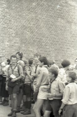 1985-07 08 Jez.Białe k. Machar Szarotka obóz stały Buchtowisko 138 fot. J.Kaszuba.jpg