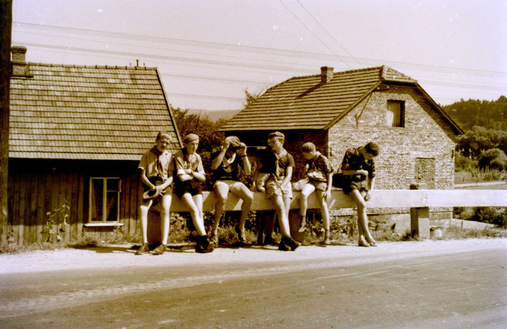 Plik:1966 Obóz wędrowny w Bieszczadach. 2 GDH Watra 016 fot. Z.Żochowski.jpg