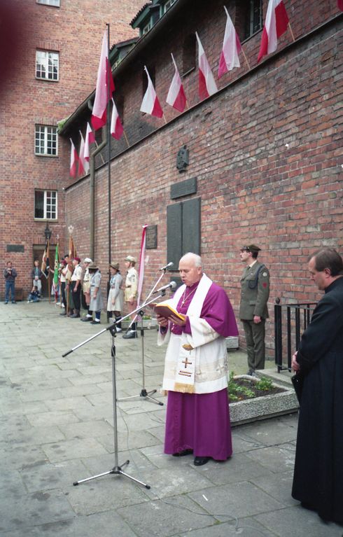 Plik:1991 18.09 Odsłonięcie tablicy Czarnego. Gdańsk. Szarotka010 fot. J.Kaszuba.jpg