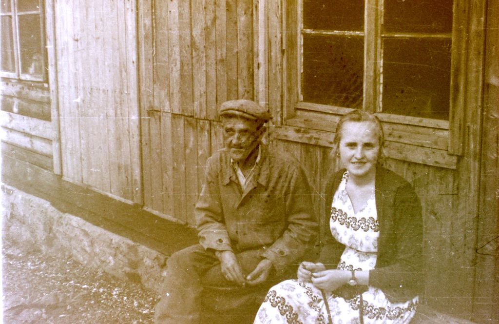 Plik:1958 Obóz wędrowny w Beskidzie Niskim. Watra 007 fot. Z.Żochowski.jpg
