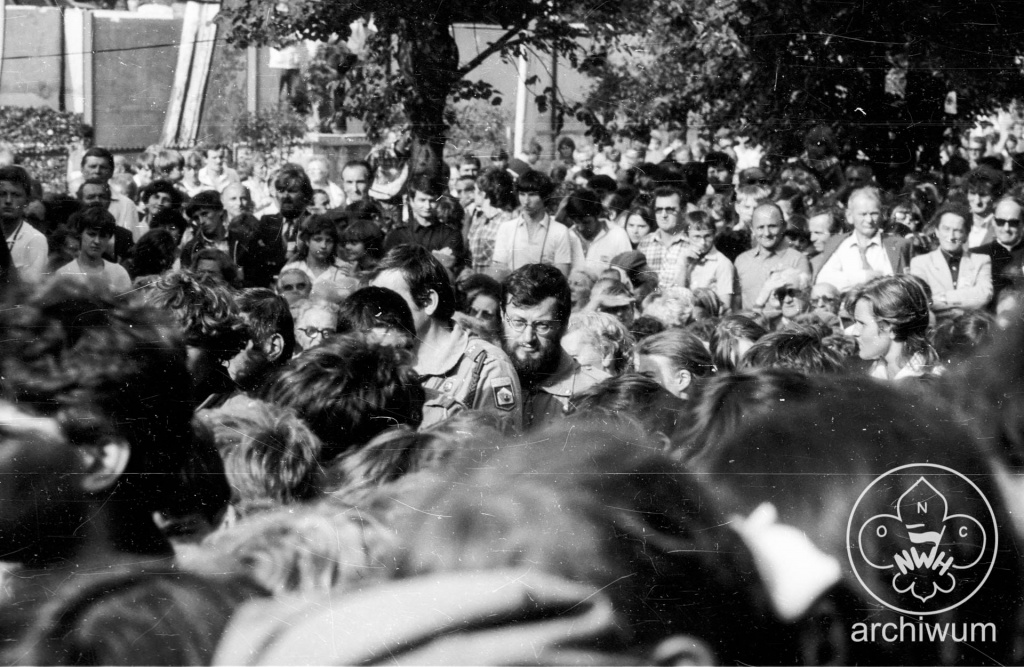 Plik:1984-08-17-19 Szczawa Zlot byłych partyzantów AK z udziałem harcerzy 034.JPG
