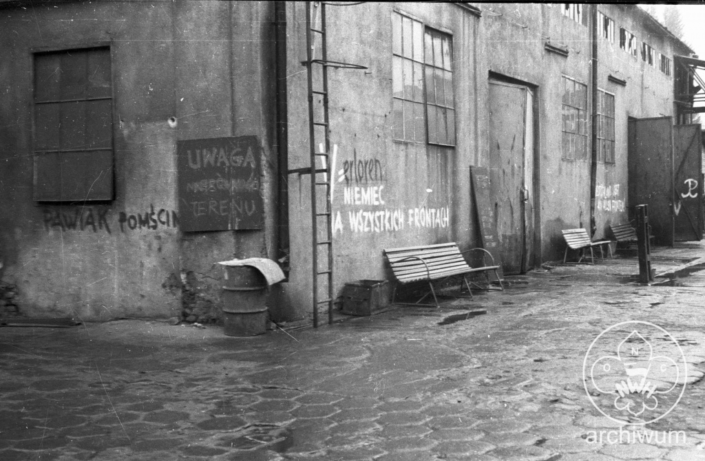 Plik:1984-10 Warszawa wystawa Powstanie Warszawskie 014.jpg