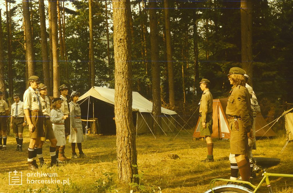 Plik:1988-07 Obóz Uroczysko. jez. Gant. Mazury. Szarotka060 fot. J.Kaszuba.jpg