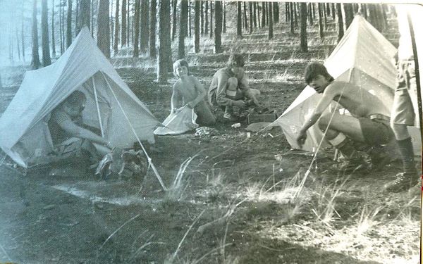1977 Miedzno. Obóz stały Szczepu SP 10 Gdynia. 22 GDH044 fot. D.Zabrocki.jpg
