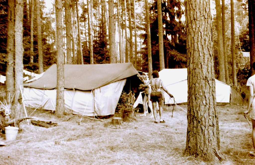 Plik:1988 Obóz Uroczysko. J.Gant. Szarotka 509 fot. J.Kaszuba.jpg