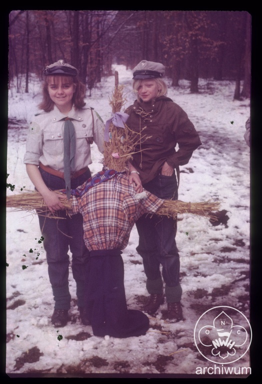 Plik:1987 Niepołomice Święto Wiosny w Szczepie Puszcza 008.jpg