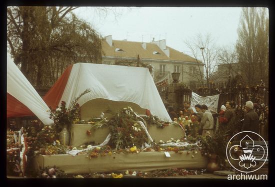1984-11 Warszawa Pogrzeb ks. Jerzego Popieluszki 06.jpg