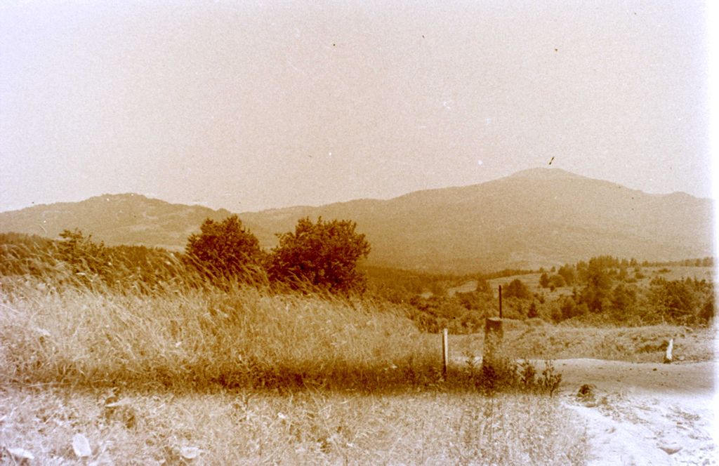 Plik:1956-60 Obóz wędrowny. Bieszczady. 2 GDH Watra 027 fot. Z.Żochowski.jpg