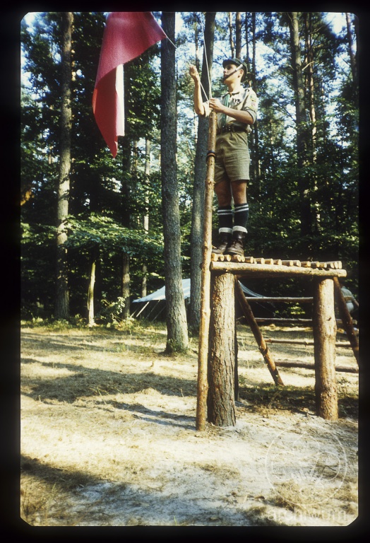 Plik:1990 jezioro Rokiet Obóz 3NDH Niepołomni 34.jpg