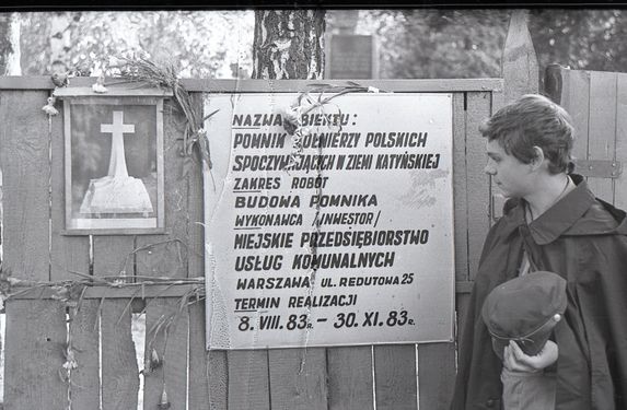 1983 1-2 X Odsłonięcie pomnika Małego Powstańca. Szarotka018 fot. J.Kaszuba.jpg