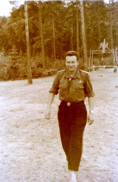 Plik:1956-60 Obóz harcerzy z Gdyni. Watra056 fot. Z.Żochowski.jpg