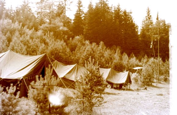 1957-58 Obóz stały w Bieszczadach. Watra 058 fot. Z.Żochowski.jpg