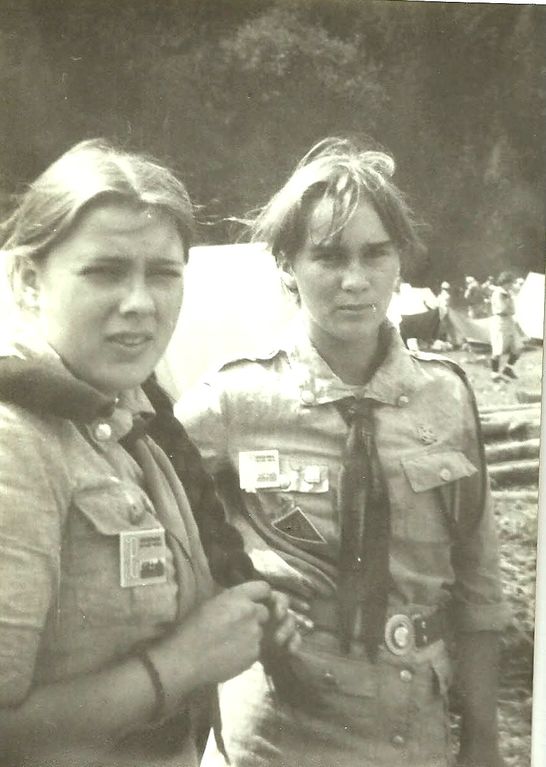 Plik:1984 Szczawa. Zlot byłych partyzantów AK z udziałem harcerzy. Szarotka004 fot. J.Kaszuba.jpg