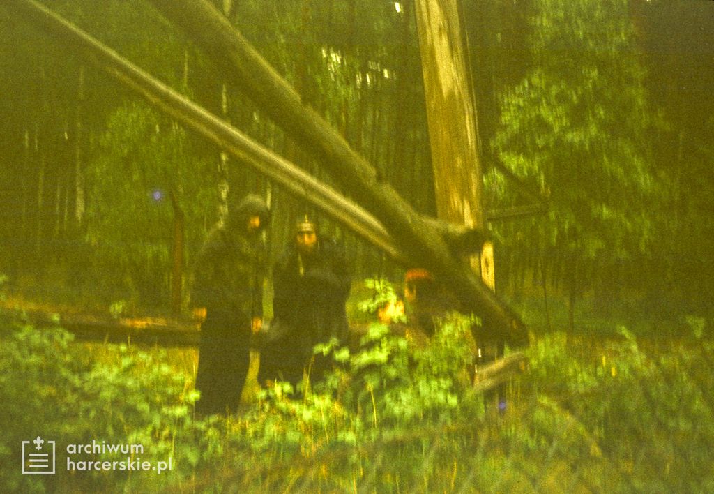 Plik:1991-07 Obóz Avalon. jez. Czyste. Poj.Kaszubskie. Szarotka 075 fot. J.Kaszuba.jpg