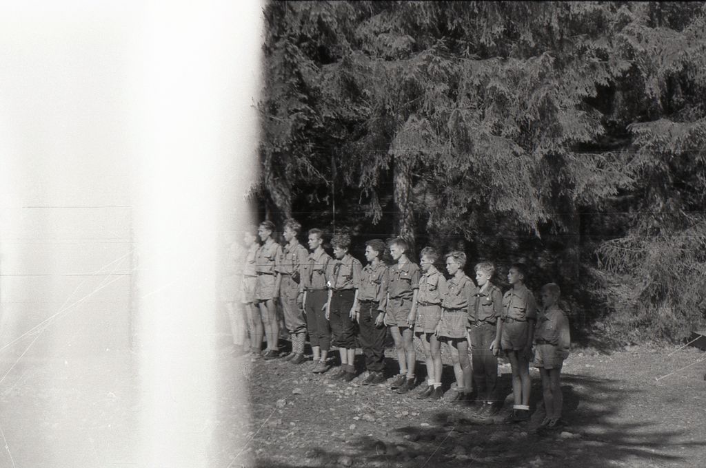 Plik:1957-62 Obóz wędrowny Tatry Polskie i Słowackie. Watra 002 fot. Z.Żochowski.jpg