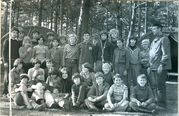 1977 Miedzno. Obóz stały Szczepu SP 10 Gdynia. 22 GDH100 fot. D.Zabrocki.jpg