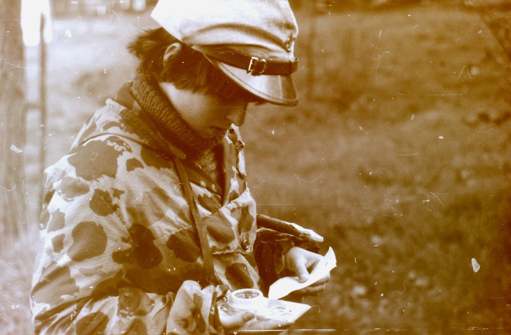 Plik:1981 Biwak szczepu SP10. Baza Bryza. Szarotka009 fot. J.Kaszuba.jpg