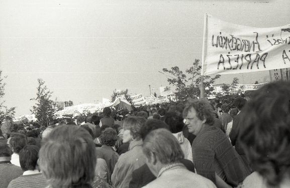 1987 Biała Służba. Gdynia, Gdańsk. Szarotka041 fot. Jacek Kaszuba.jpg