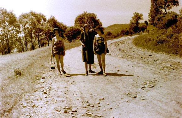 1957-58 Obóz stały w Bieszczadach. Watra 127 fot. Z.Żochowski.jpg