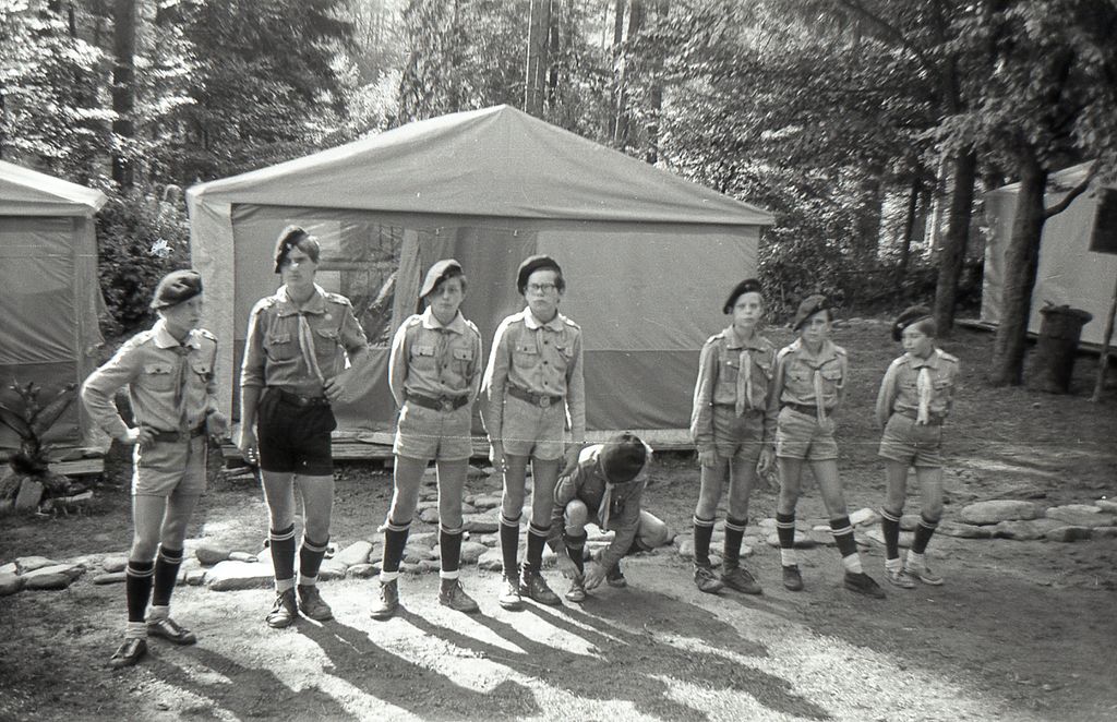 Plik:1983 Lipowa Zimnik. Obóz Puszcza II. Szarotka113 fot. J.Kaszuba.jpg