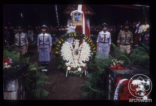 1988-06-10-12 Wykus Pogrzeb mjr Jana Piwnika Ponurego 041.jpg