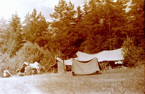 1957-58 Obóz stały w Bieszczadach. Watra 080 fot. Z.Żochowski.jpg