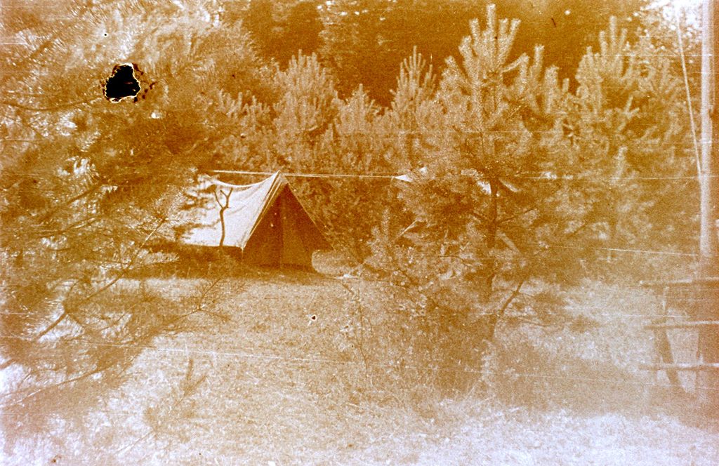 Plik:1957-58 Obóz stały w Bieszczadach. Watra 106 fot. Z.Żochowski.jpg