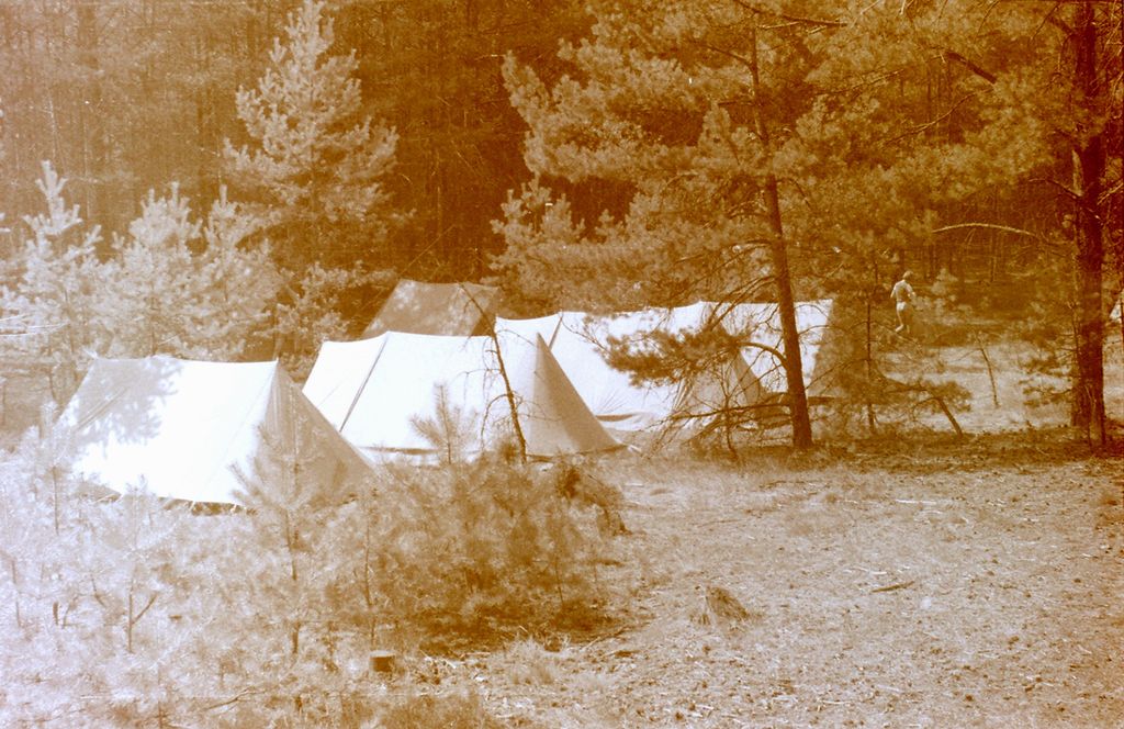Plik:1982 Obóz Puszcza. Szarotka148 fot. J.Kaszuba.jpg