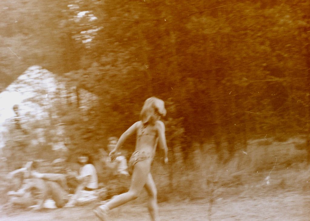 Plik:1982 Obóz Puszcza. Szarotka214 fot. J.Kaszuba.jpg