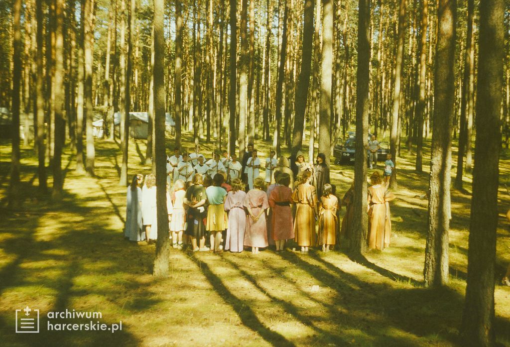 Plik:1991-07 Obóz Avalon. jez. Czyste. Poj.Kaszubskie. Szarotka 097 fot. J.Kaszuba.jpg