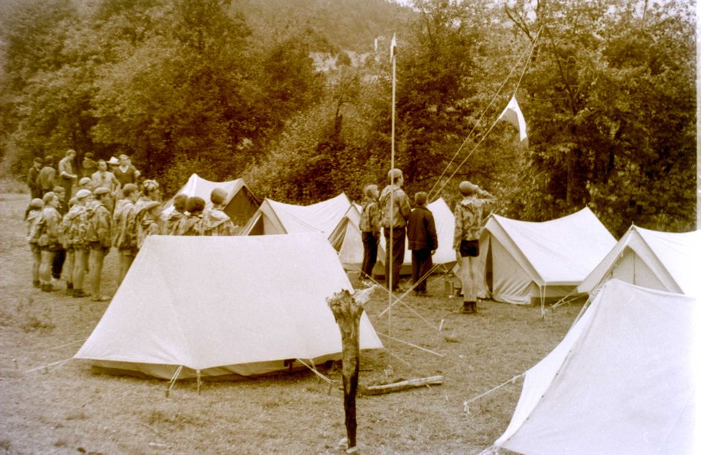 Plik:1966 Obóz wędrowny w Bieszczadach. 2 GDH Watra 075 fot. Z.Żochowski.jpg