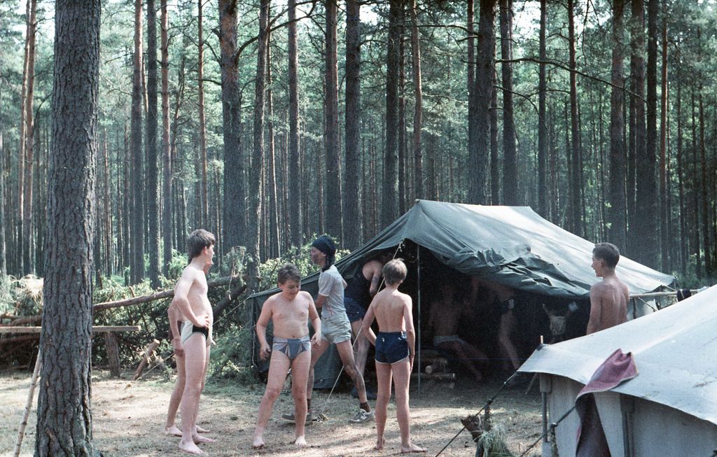 Plik:1991 Obóz Avalon. Jez. Czyste. Szarotka 266 fot. J.Kaszuba.jpg