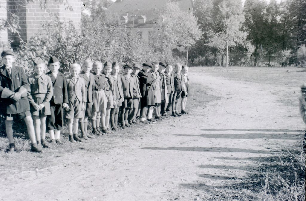 Plik:1947-48 Harcerstwo w Gdańsku. Watra 003 fot. Z.Żochowski.jpg