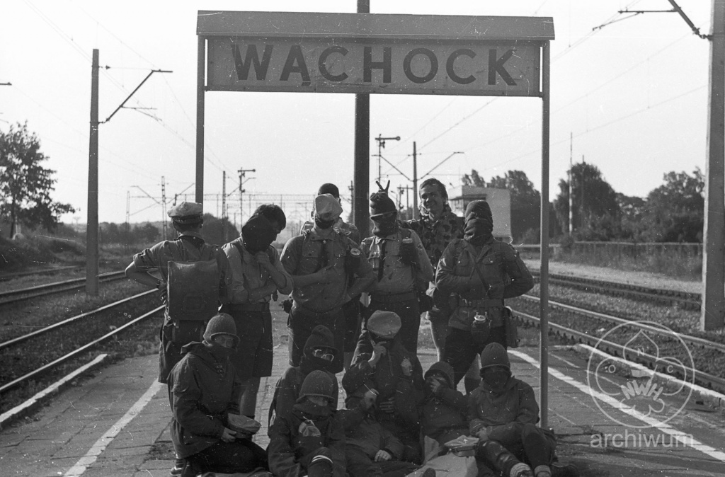 Plik:1984-07 Wąsosz obóz IV Szczepu ZHP z Opola 043.jpg