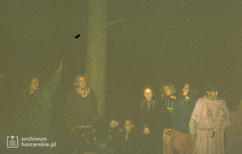 Plik:1991-07 Obóz Avalon. jez. Czyste. Poj.Kaszubskie. Szarotka 052 fot. J.Kaszuba.jpg