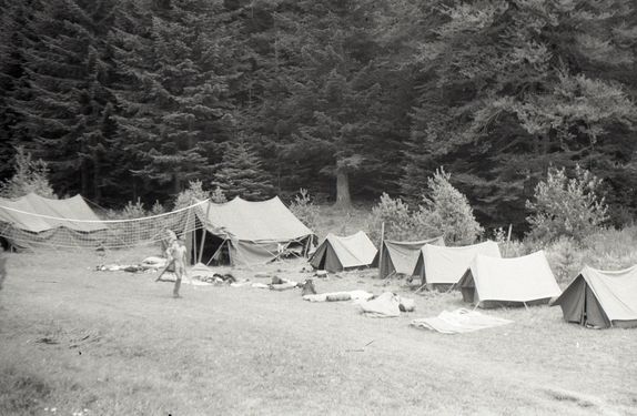 1957-58 Obóz stały w Bieszczadach. Watra 171 fot. Z.Żochowski.jpg