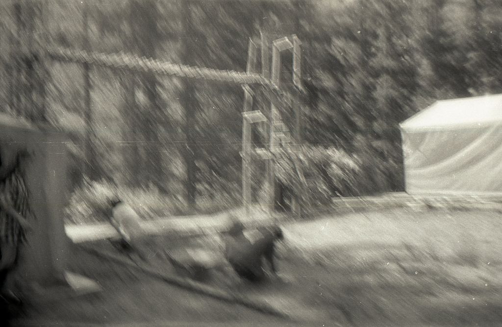 Plik:1983 Lipowa Zimnik. Obóz Puszcza II. Szarotka076 fot. J.Kaszuba.jpg